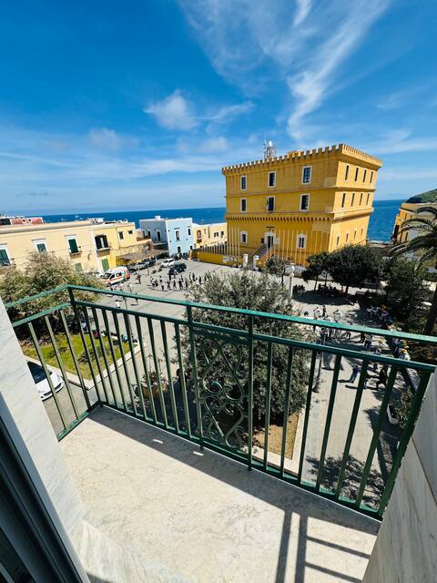 Ventotene The house in the square
