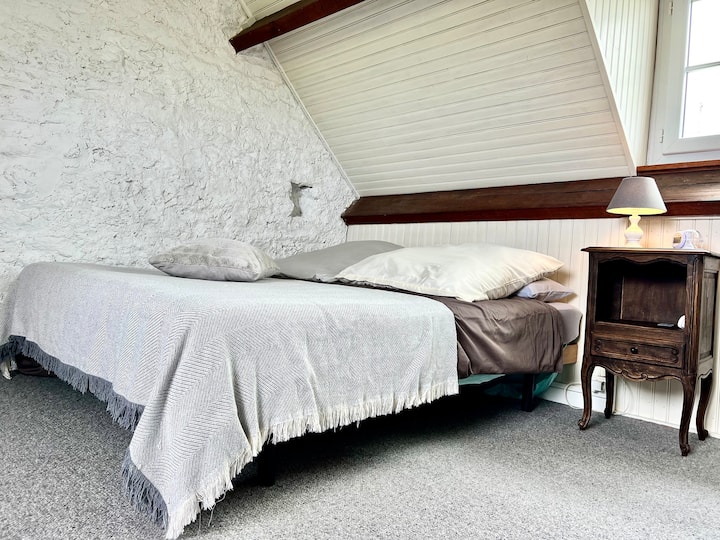 Schlafzimmer 1
