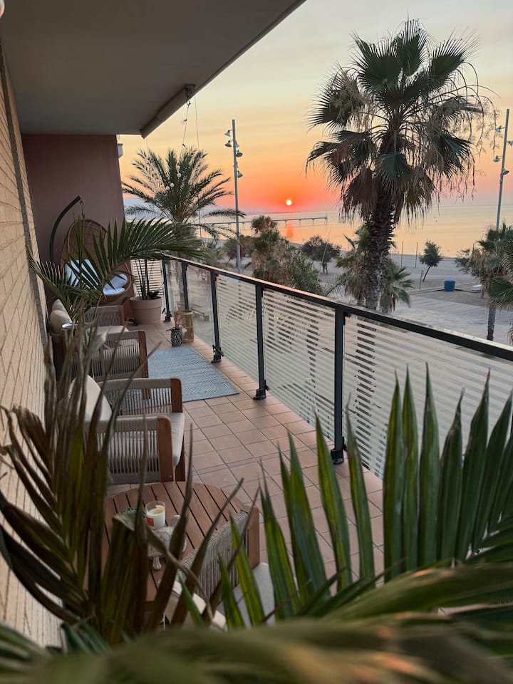 Large apartment on the Barcelona seafront