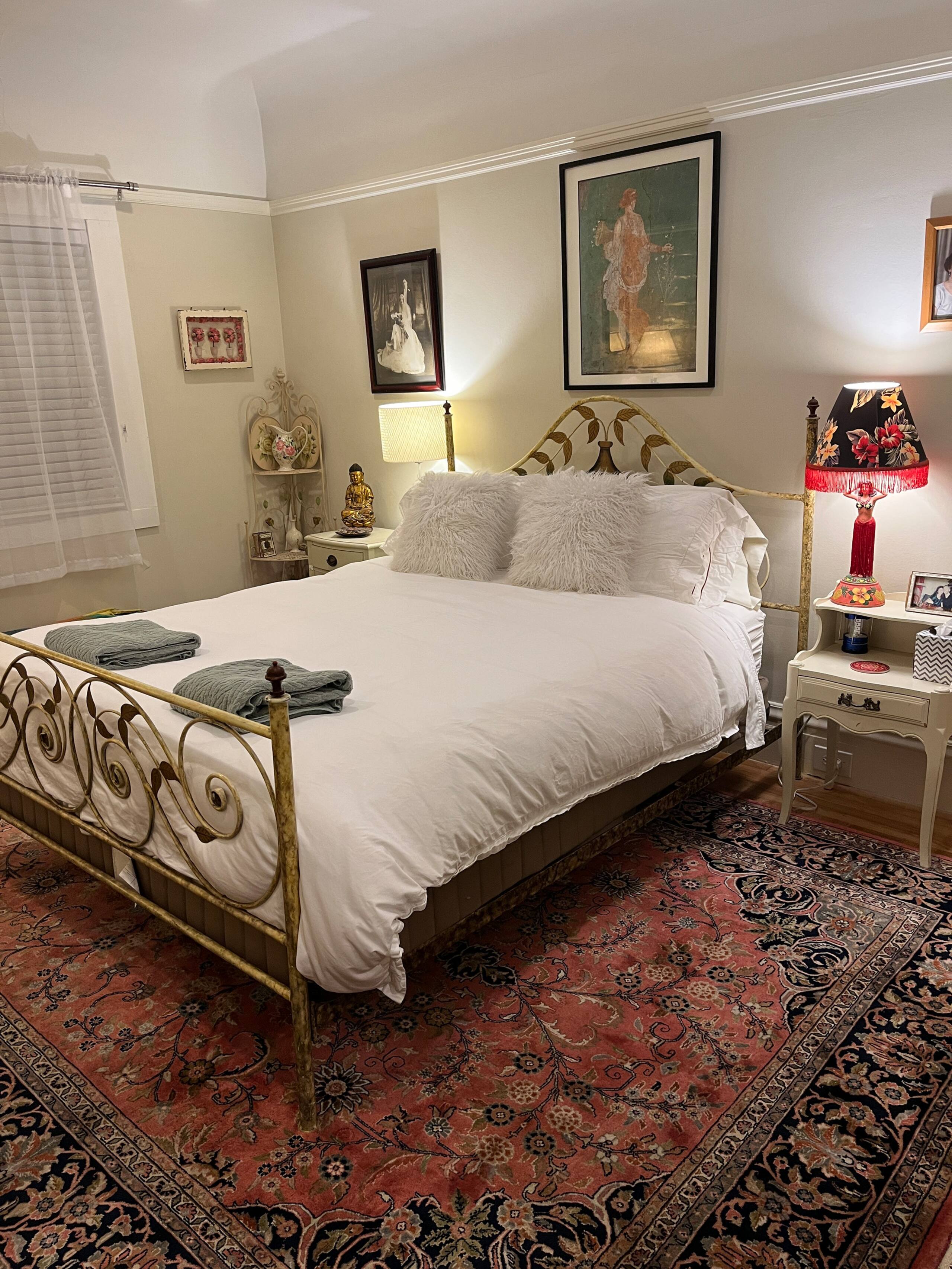 Home in San Francisco · ★4.96 · 2 bedrooms · 2 beds · 1 bath - Image 5