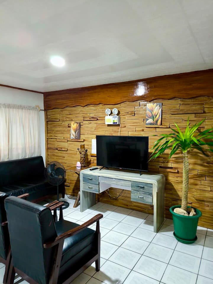 Jjcozy Guesthouse At Sta. Escolastica - Baguio