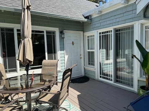 Lovely 2 Bedroom Cottage in Downtown Larkspur