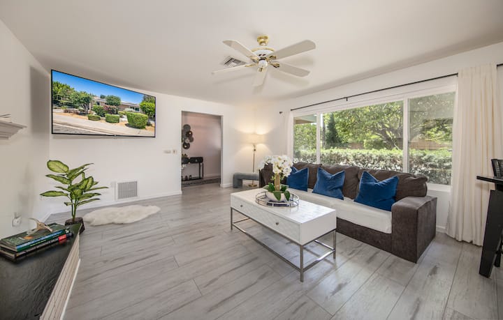 Private 4br Oasis | Pool, Jacuzzi, Gym & Mini Golf - Loma Linda, CA