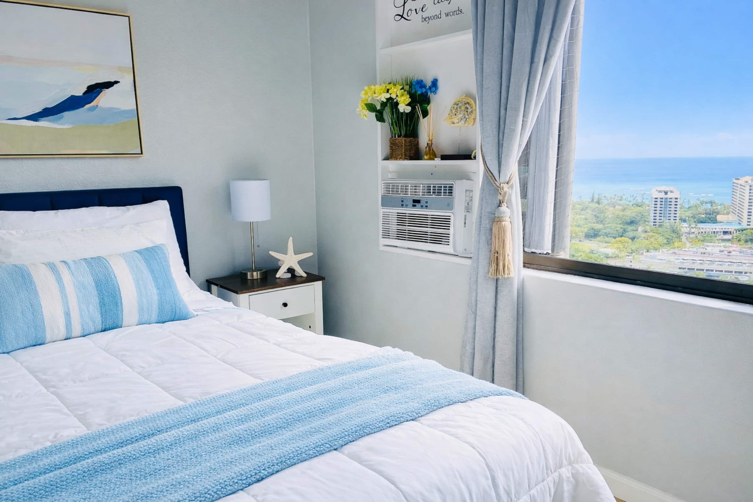 Condo in Honolulu · ★4.85 · Studio · 1 bed · 1 private bath - Image 2