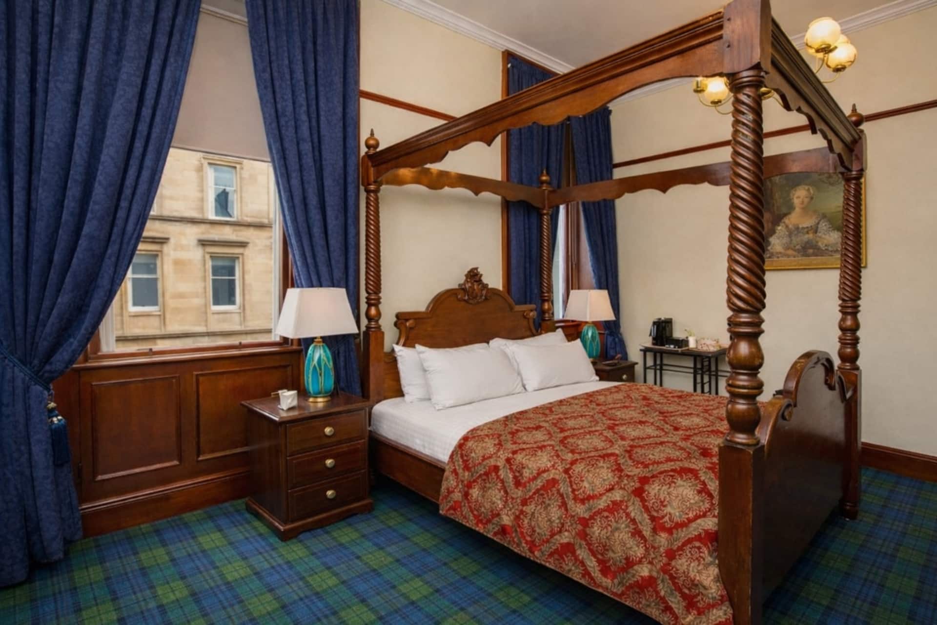 Elegant Victorian Suite In Central Glasgow
