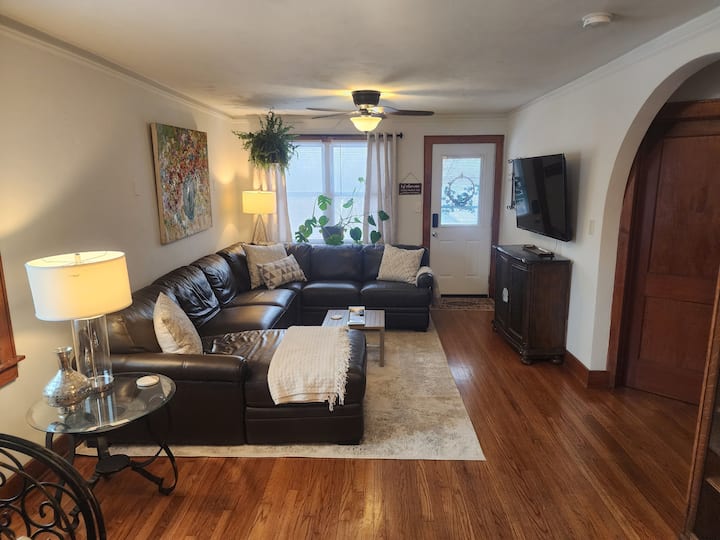 Classic Timeless Home 2bd/2ba Minutes From Campus - Ithaca, NY