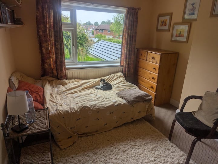 Healing Retreat In Derby. Back Room - Derby