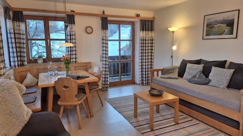 Successful Airbnb property: Haus Sonnenwinkel - Apartment "Säuling" in Ostallgäu