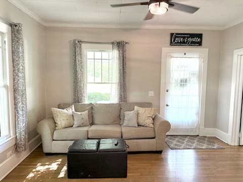 Downtown Gem- Walking Distance to Newton Square