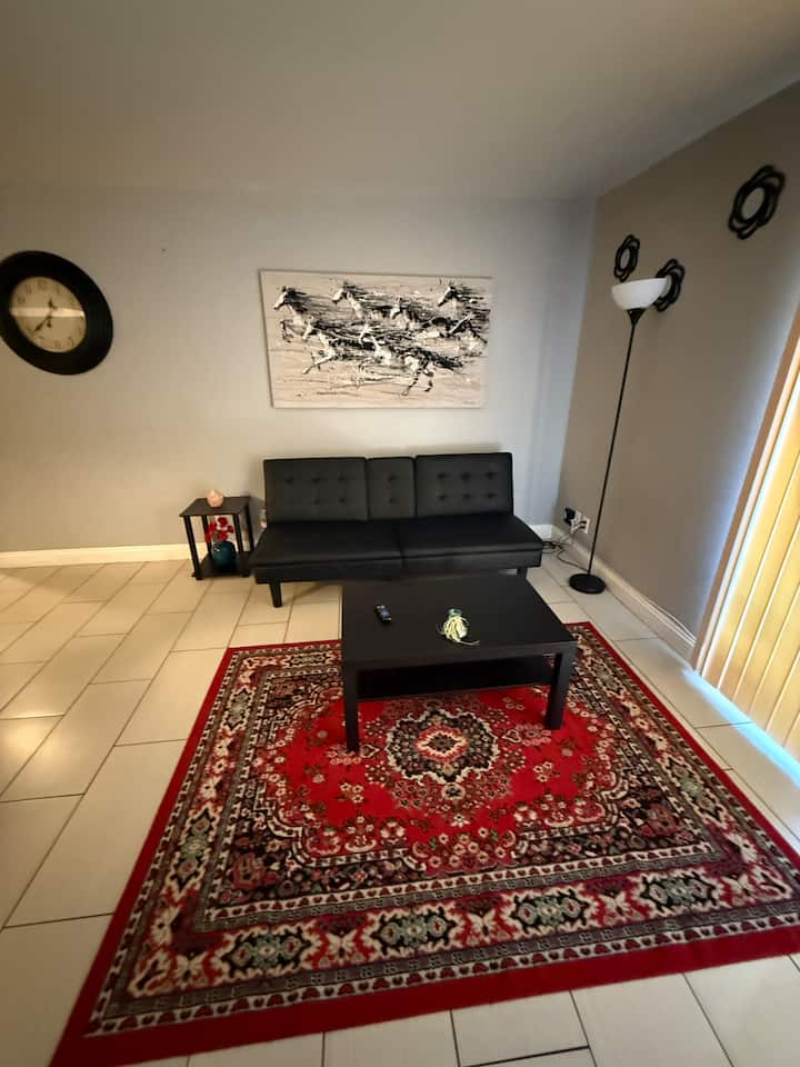 One Bedroom With Hot Tub & 2 Pools Close To Strip - Las Vegas, NV