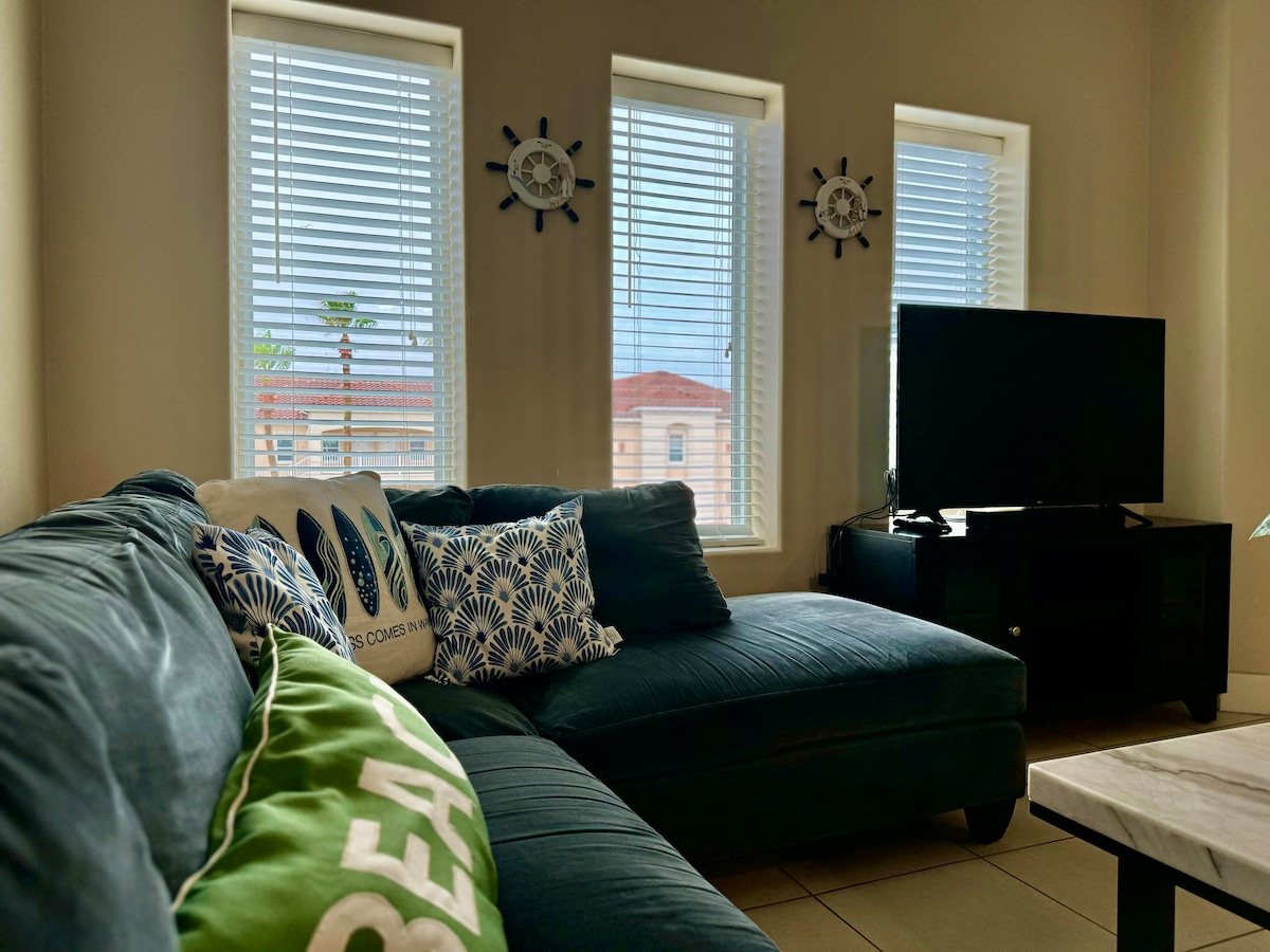 Top Airbnb: Castillo Azul – Ocean Breezes & Golden Sunsets in Lower Rio Grande Valley