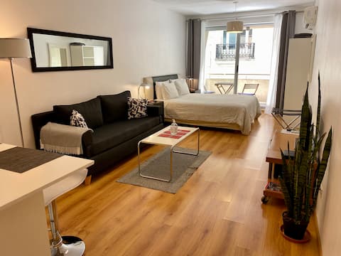 Popular Airbnb listing: Apartment in the heart of Buenos Aires with a pool & gym in Monserrat
