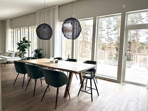 Live close to nature with views over the treetops