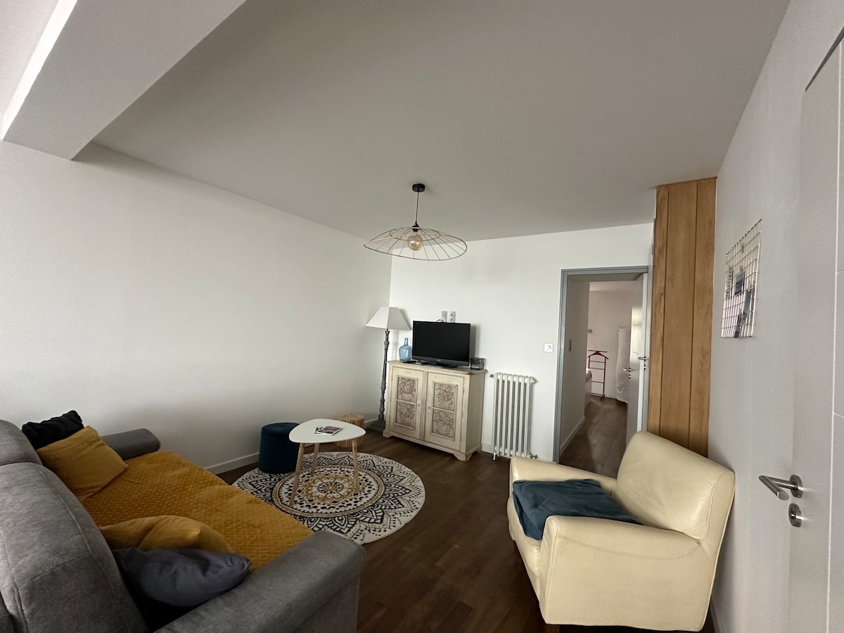 Top Airbnb: Charming apartment with sea view - Port de Cancale à Cancale