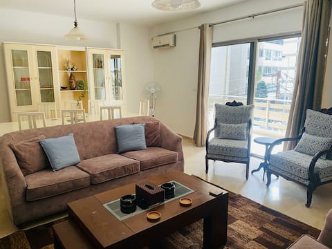 Spacious 4 bedroom apartment in a central location