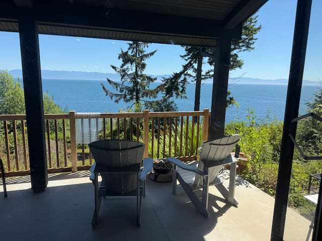 Modern Oceanfront/2 king/2 bath/gas firepit, bbq
