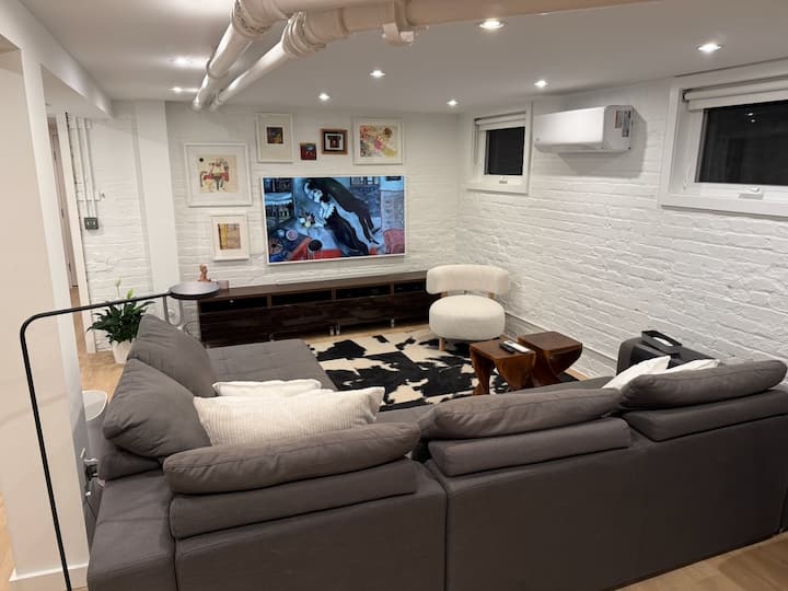 Renovated Designer Garden Suite | Private Patio - Bethesda, MD