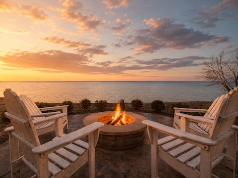 Oakwood Beach | Lakefront • Fire Pit + Hot Tub