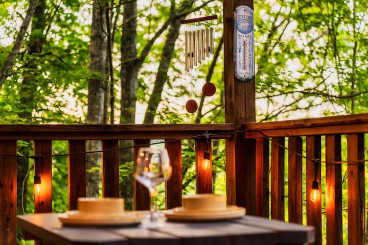 Summer Couples Getaway · Hot Tub · Pigeon Forge