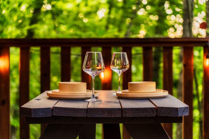 Summer Couples Getaway · Hot Tub · Pigeon Forge