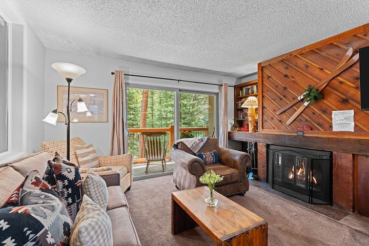 Powder Ridge 108: Located In Town. - Breckenridge, CO