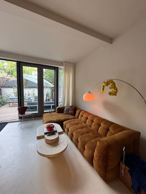 Top Airbnb: New and Modern appartement Amsterdam De Pijp in Lizzy Ansinghbuurt