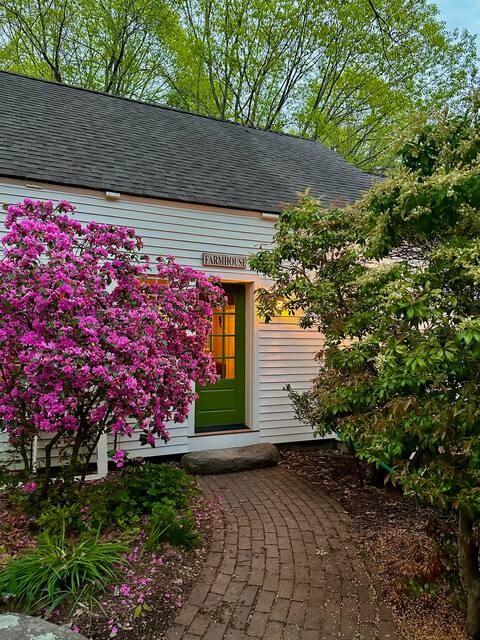 Shilo Farmhouse: Goats & Hot Tub! Near Portsmouth