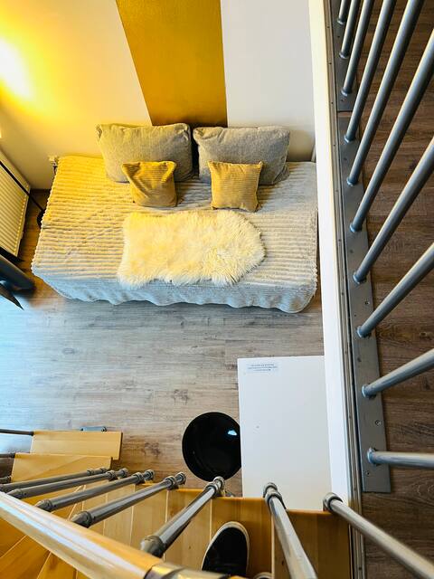 Erfolgreiche Airbnb-Immobilie: F6 Cool Duplex Apartment in östliche Vorstadt