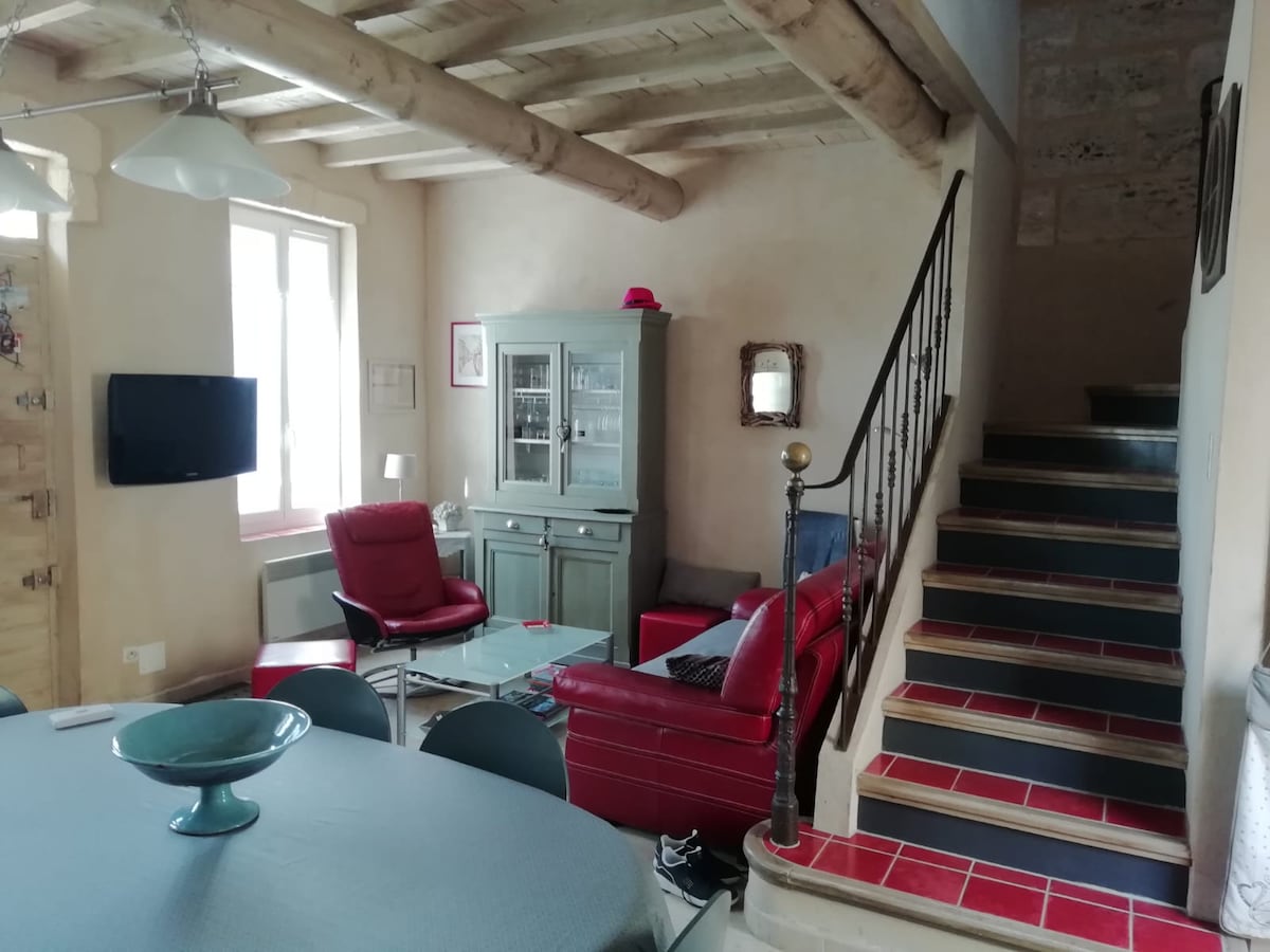 Airbnb performant: Charming house, full village 100 m from the beach à Saintes Maries De La Mer