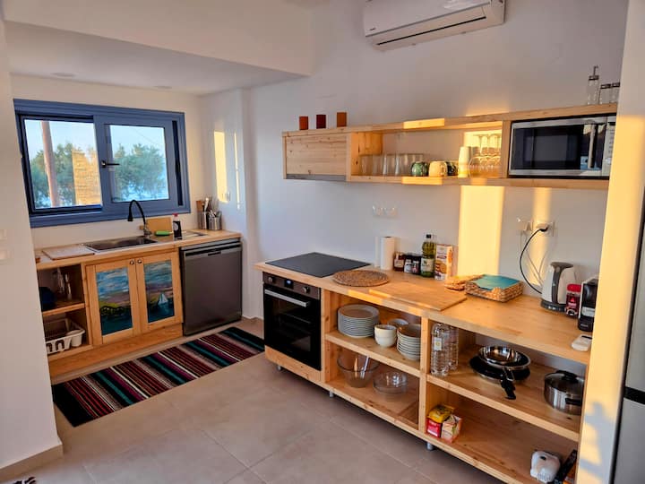 Arie Waterfront House – Walk To Water - Greece