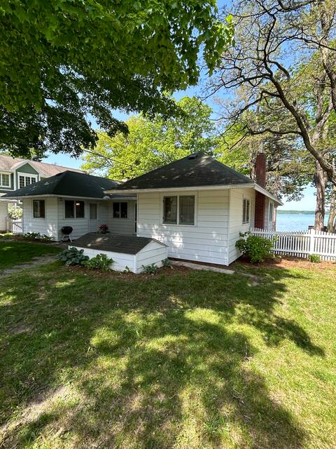 Sandy Beach Family Cottage on Torch Lake
