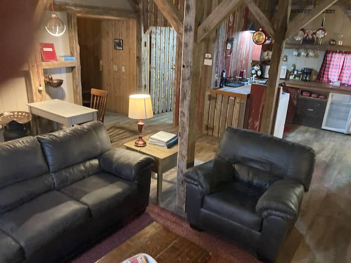Tranquility & Vistas On The Farm In The Guest Barn - Iowa