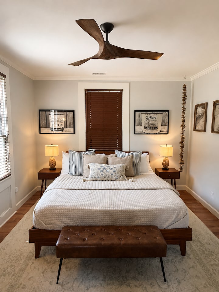 King bed with 6 pillows of varying softness