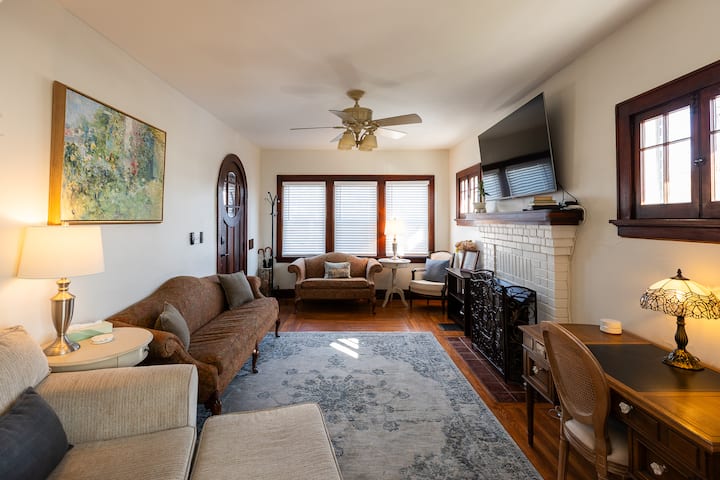 The Maisonette -Modern French Cottage W/ Fireplace - Wyoming, OH