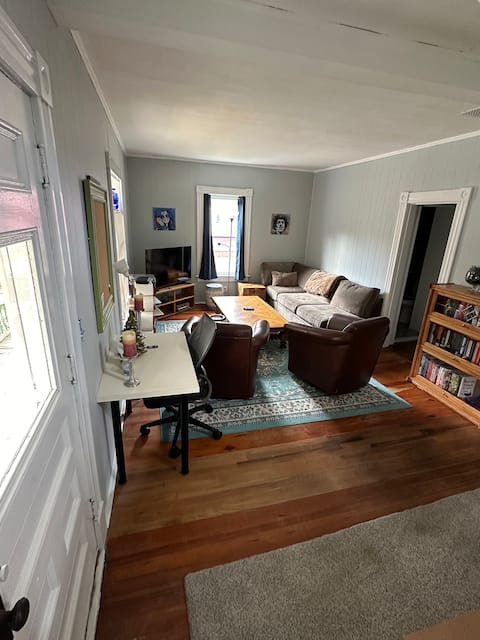 VT Cottage, cute space with most of what you need