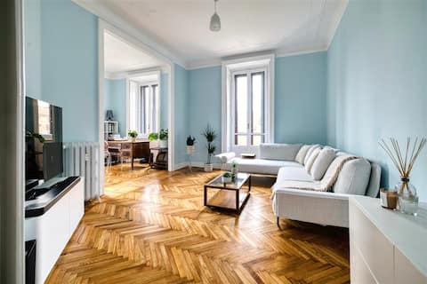 Airbnb con migliori performance: Central Milan • Spacious 2BR • Quiet • A/C • Lift a Milano