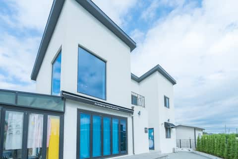 Villa with jjimjilbang and outdoor terrace, Onseok Healing House (Netflix available)