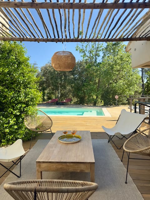 Beautiful villa with swimming pool in nature