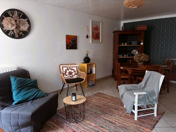 Chambre Calme Et Spacieuse En Ville - Mervent