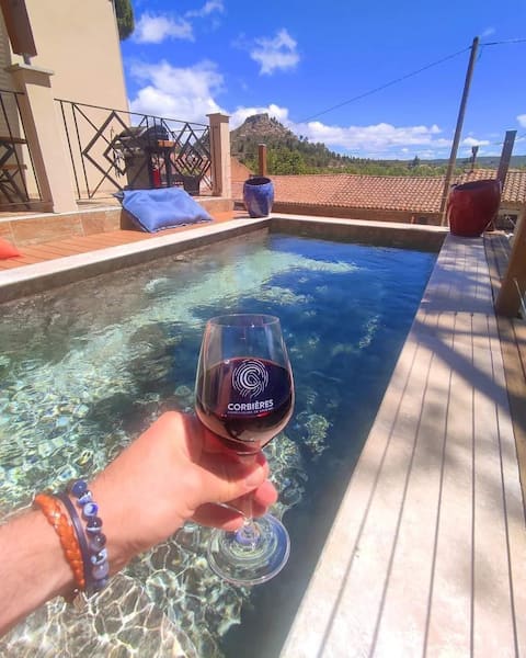 Villa with spa, pool, view of the scrubland