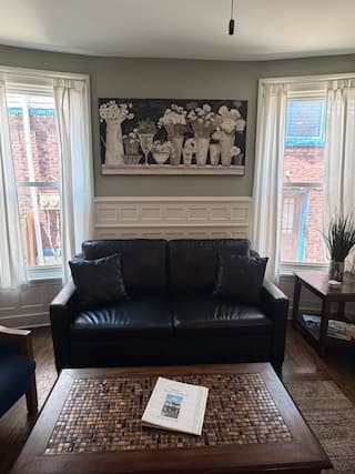 Buffalo 2 Bed First Floor Apartment, Sleeps 6, photo 2 of 26