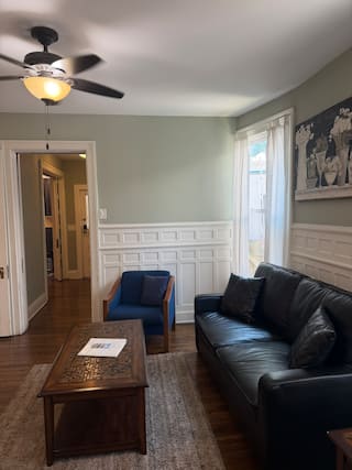 Buffalo 2 Bed First Floor Apartment, Sleeps 6, photo 3 of 26