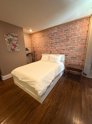 Buffalo 2 Bed First Floor Apartment, Sleeps 6, photo 12 of 26