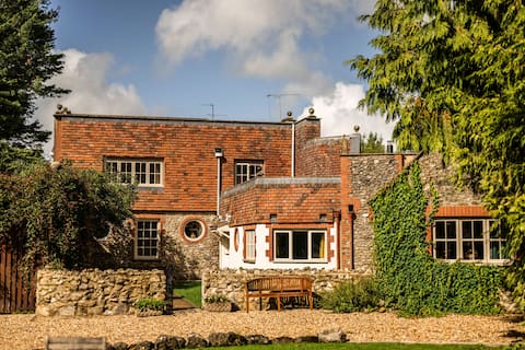 Big 3 bed cottage with wild swimming & woodburner