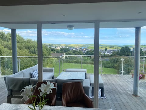 Beautiful, bright with stunning sea views