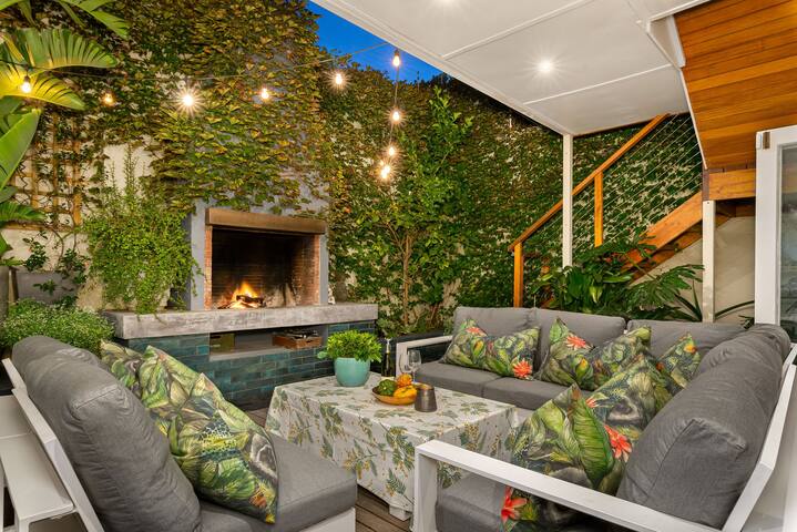 Gorgeous Victorian style home in Tamboerskloof, CT gallery image 2