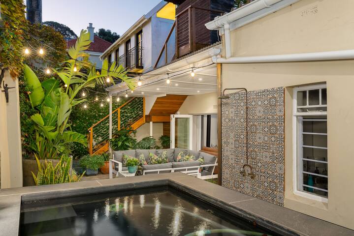 Gorgeous Victorian style home in Tamboerskloof, CT gallery image 4