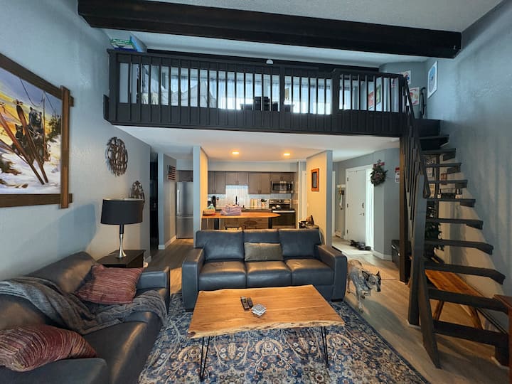 The Snow Is Epic Beautiful Condo @ Peak8 Bus Route - Breckenridge, CO