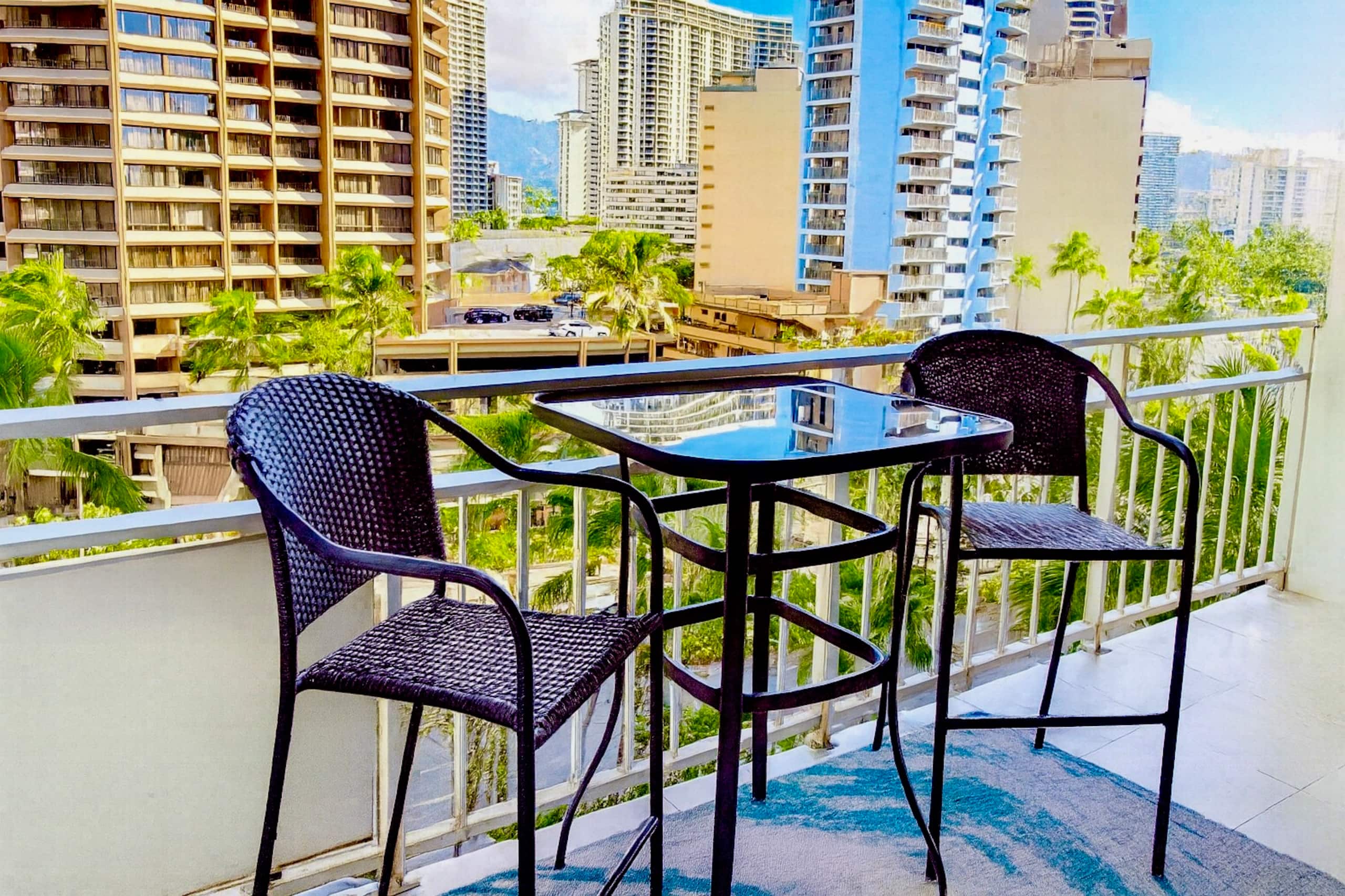 Modern Luxury 1BR· City View · Steps To Beach - Image 15