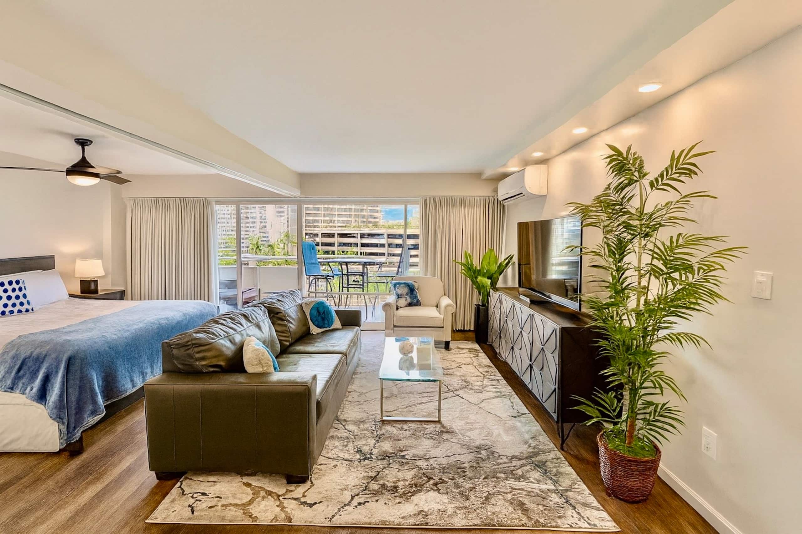 Modern Luxury 1BR· City View · Steps To Beach - Image 1